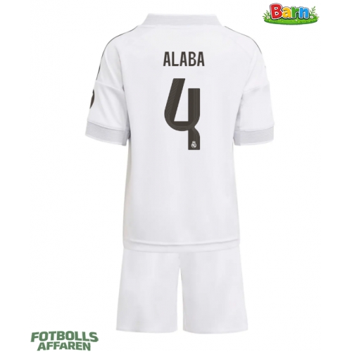 Real Madrid David Alaba #4 Hemmaställ Barn 2025-26 Kortärmad (+ Korta byxor)